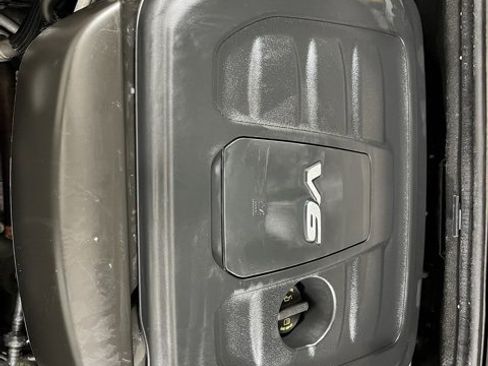 Used 2017 Jeep Grand Cherokee Overland w/ Jeep Active Safety Group image 26