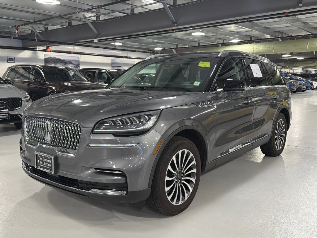 Used 2023 Lincoln Aviator Reserve w/ Elements Package Plus AWD/4WD image 3