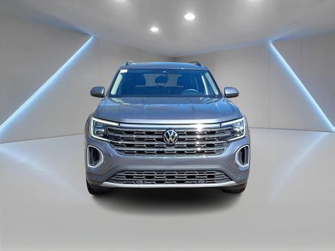 Certified 2024 Volkswagen Atlas SE image 2