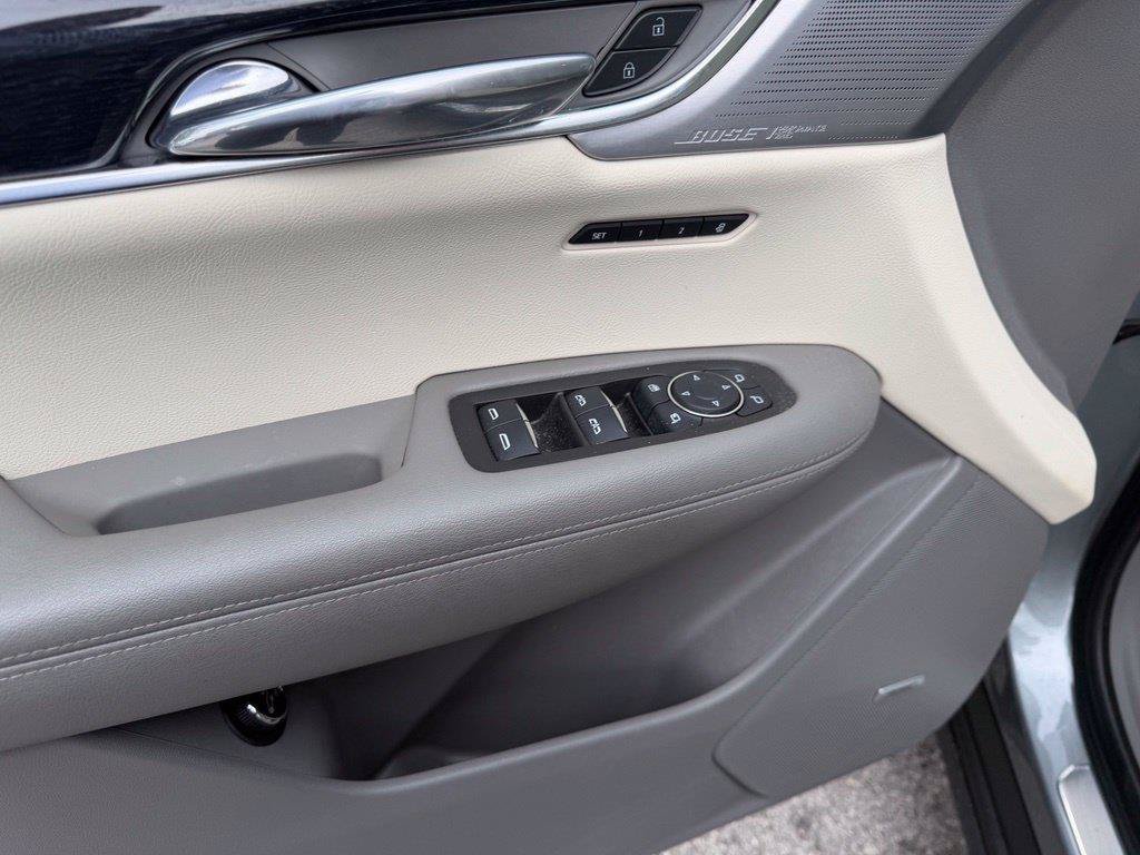 Used 2023 Cadillac XT6 Premium Luxury w/ Technology Package FWD image 14