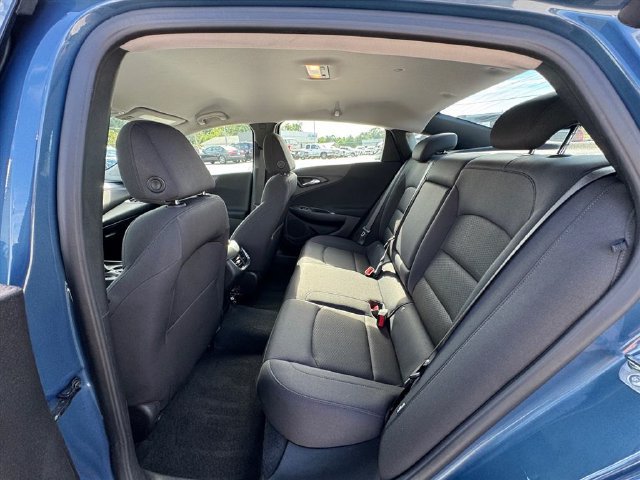 Used 2025 Chevrolet Malibu LT FWD image 12