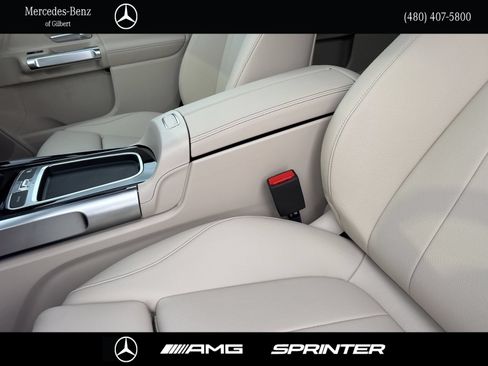New 2026 Mercedes-Benz GLB 250 image 11