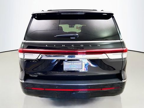 Used 2023 Lincoln Navigator L Reserve image 6
