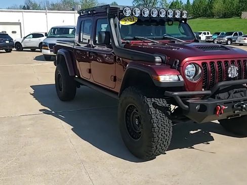 Used 2021 Jeep Gladiator Mojave w/ Cold Weather Group AWD/4WD image 3