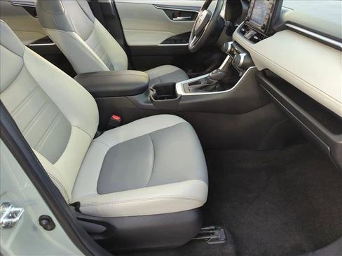 Used 2022 Toyota RAV4 XLE Premium FWD image 21