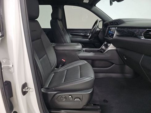 Used 2021 GMC Yukon Denali AWD/4WD image 9