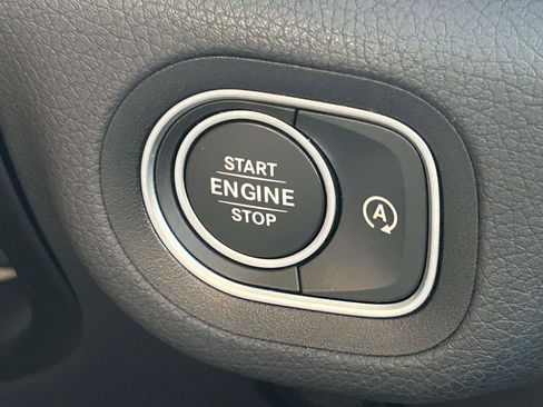 Used 2025 Mercedes-Benz GLS 450 4MATIC image 33