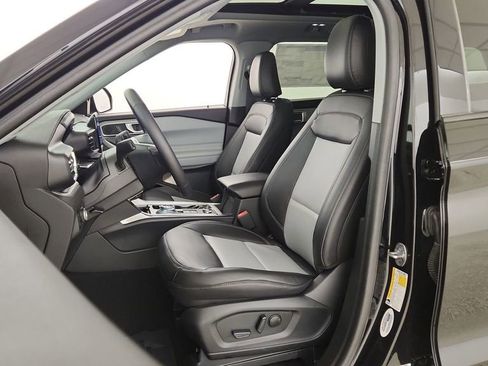 New 2024 Ford Explorer XLT w/ Equipment Group 202A AWD/4WD image 12