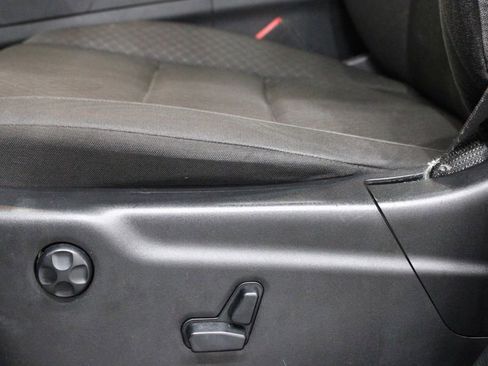 Used 2019 Jeep Grand Cherokee Laredo image 22