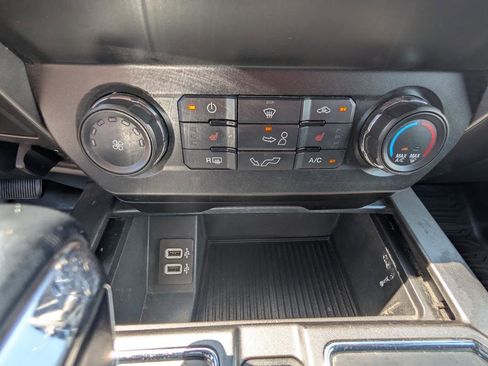 Used 2019 Ford F150 XLT w/ Equipment Group 302A Luxury AWD/4WD image 35