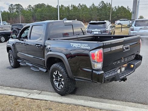 Used 2022 Toyota Tacoma TRD Off-Road w/ Technology Package image 9