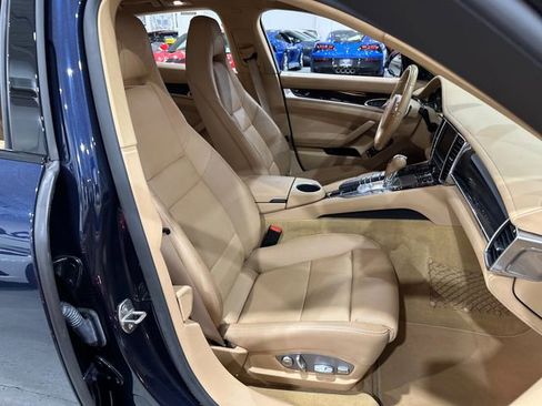 Used 2016 Porsche Panamera image 18