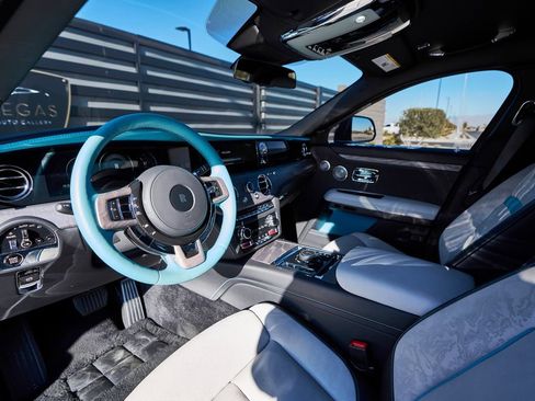 Used 2025 Rolls-Royce Ghost AWD/4WD image 2