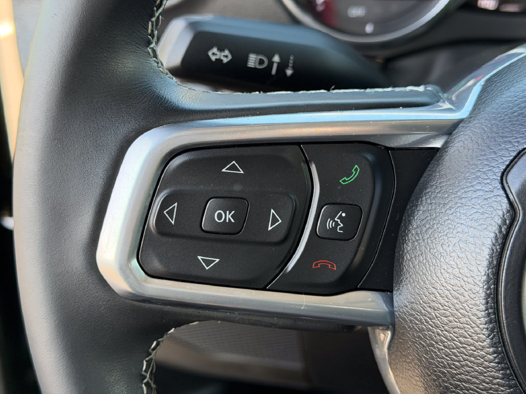 Used 2022 Jeep Wrangler Unlimited Sahara AWD/4WD image 26