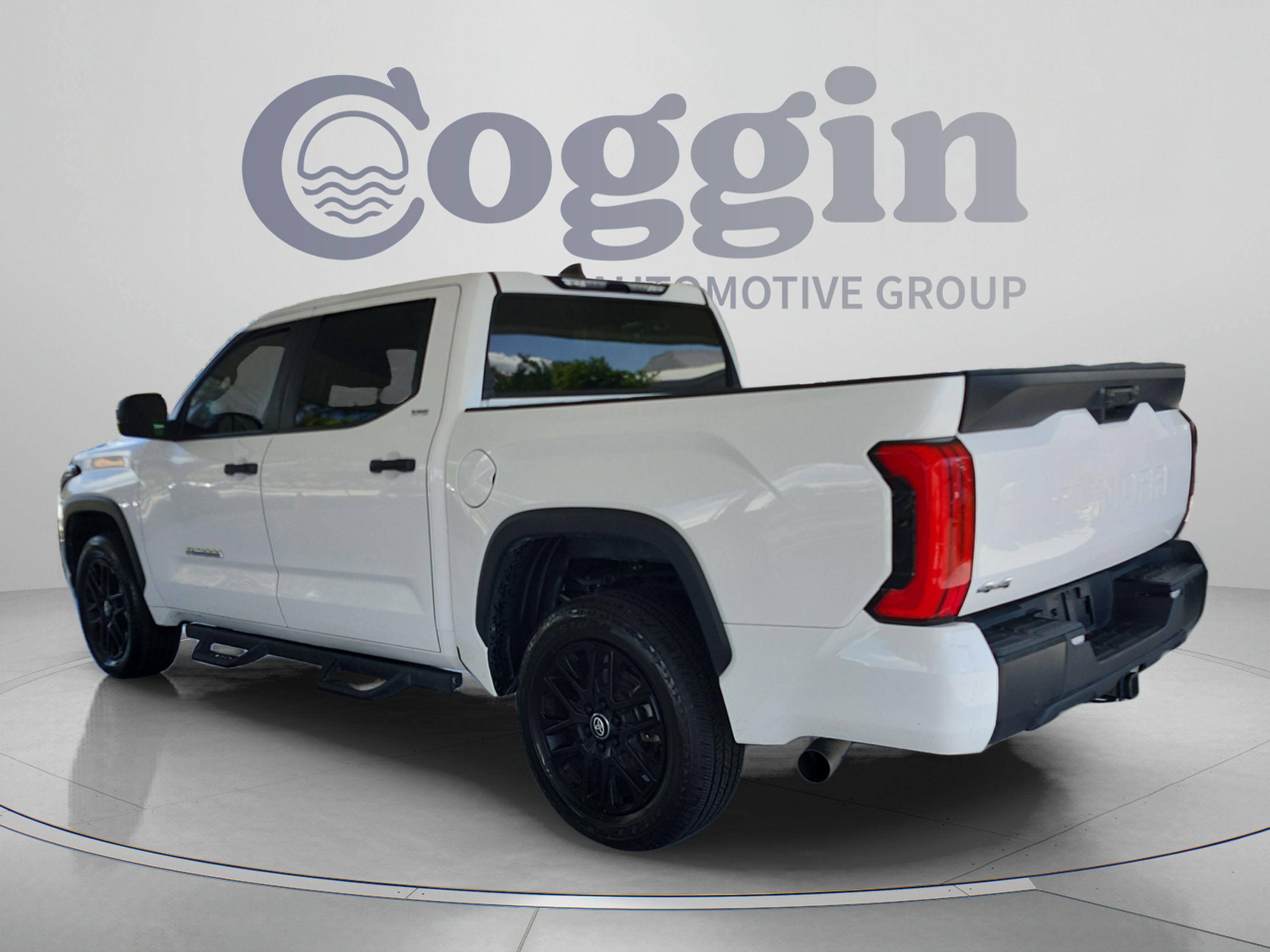 Used 2025 Toyota Tundra SR5 AWD/4WD image 3