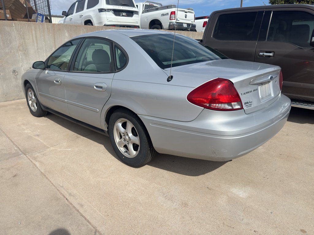 Used 2004 Ford Taurus SES FWD image 4