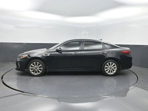Used 2018 Kia Optima S FWD image 2