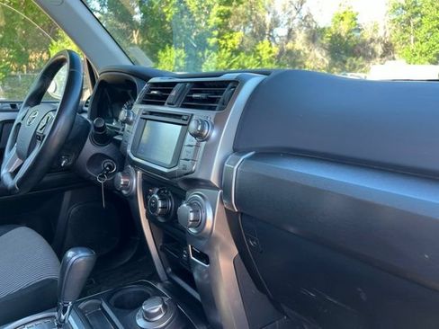 Used 2014 Toyota 4Runner SR5 AWD/4WD image 27