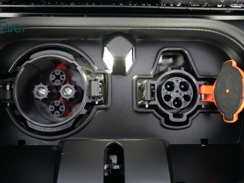 Used 2025 Nissan Leaf SV Plus image 23