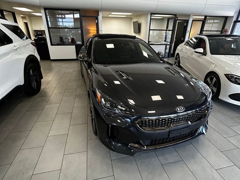 Used 2021 Kia Stinger GT1 AWD/4WD image 3