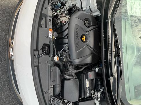 Used 2013 Hyundai Elantra GT FWD image 17