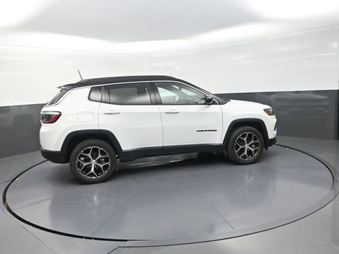 Used 2024 Jeep Compass Limited AWD/4WD image 16