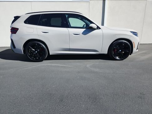 Used 2025 BMW X3 xDrive30i w/ Premium Package AWD/4WD image 3