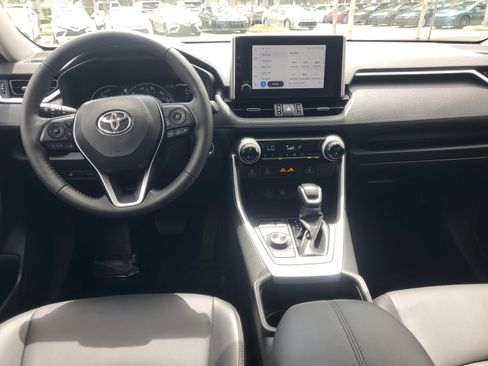 Used 2023 Toyota RAV4 XLE Premium image 11
