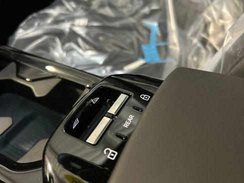 New 2026 Volvo EX30 Cross Country Ultra w/ Protection Package Premier image 19