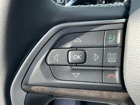 New 2025 Jeep Grand Cherokee Limited image 18