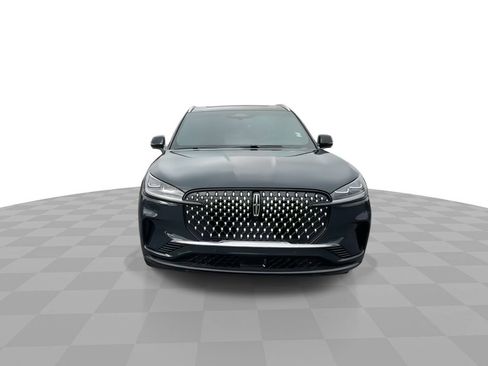 Used 2025 Lincoln Aviator Black Label image 3