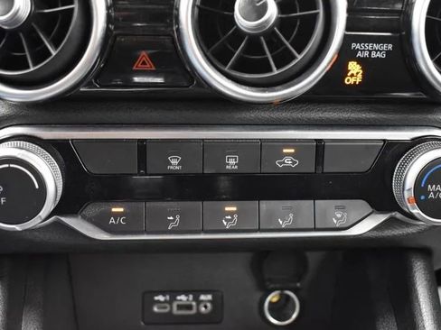 Used 2023 Nissan Sentra SV image 32