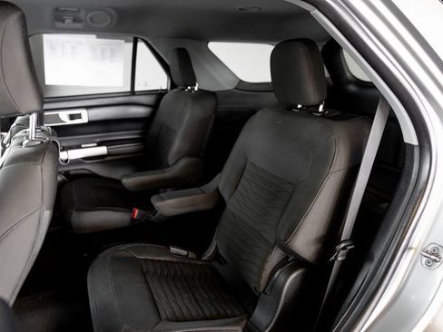 Used 2021 Ford Explorer XLT image 8