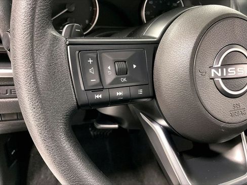 Used 2023 Nissan Rogue S AWD/4WD image 23