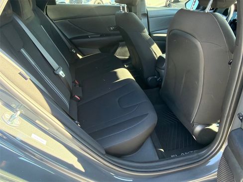 Used 2025 Hyundai Elantra Sport image 15