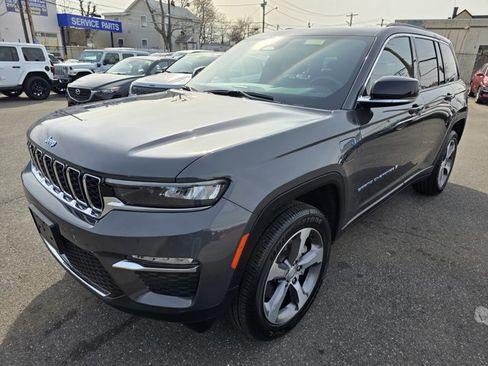 Used 2024 Jeep Grand Cherokee Limited 4xe image 2