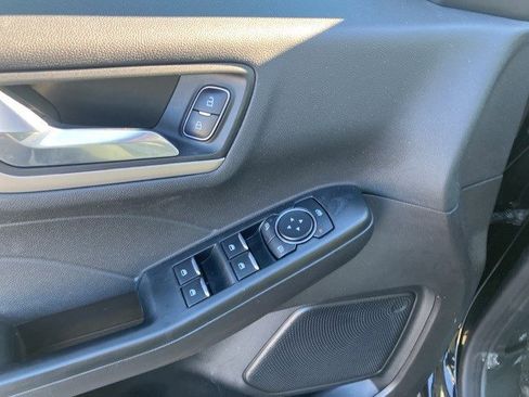 Used 2022 Ford Escape SEL image 11