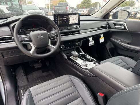 New 2026 Mitsubishi Outlander Trail Edition image 6
