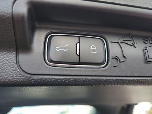 Certified 2022 Ford Explorer XLT w/ Equipment Group 202A AWD/4WD image 9