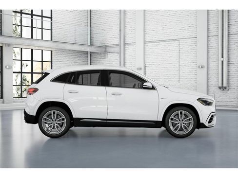 Used 2025 Mercedes-Benz GLA 35 AMG 4MATIC image 16