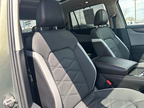 Certified 2024 Volkswagen Atlas Peak Edition SE AWD/4WD image 36