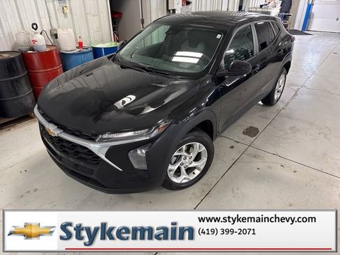 Used 2024 Chevrolet Trax LS w/ LS Convenience Package image 26