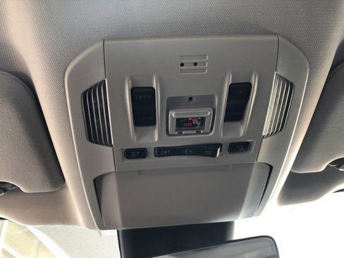 Used 2020 Toyota Highlander XLE image 64