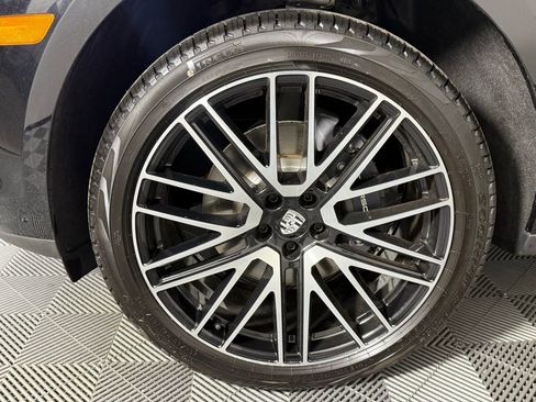 New 2025 Porsche Macan image 11
