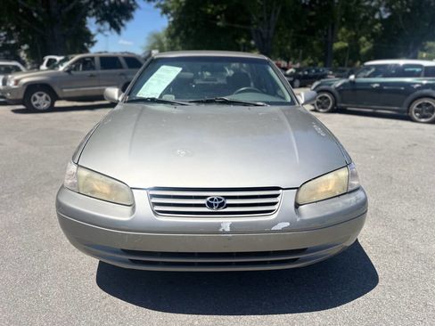 Used 1999 Toyota Camry XLE image 2