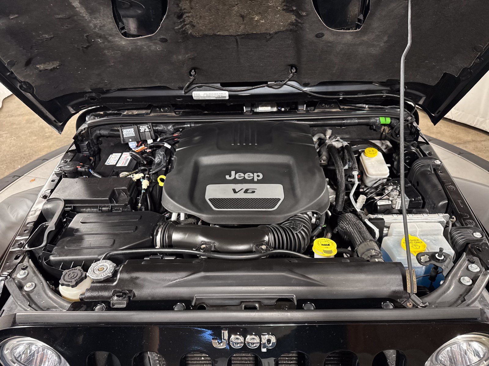 Used 2017 Jeep Wrangler Unlimited Rubicon AWD/4WD image 22