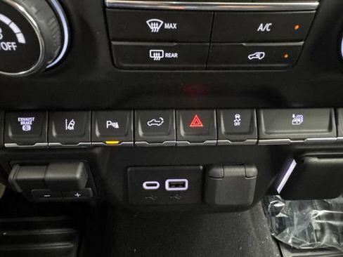 New 2026 Chevrolet Silverado 2500 Custom w/ Custom Value Package AWD/4WD image 19