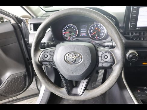 Used 2021 Toyota RAV4 XLE w/ Convenience Package image 18