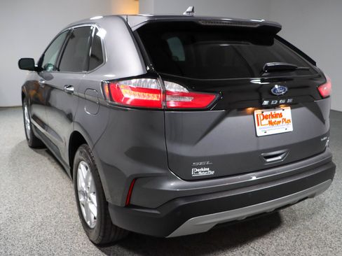 Used 2022 Ford Edge SEL AWD/4WD image 9