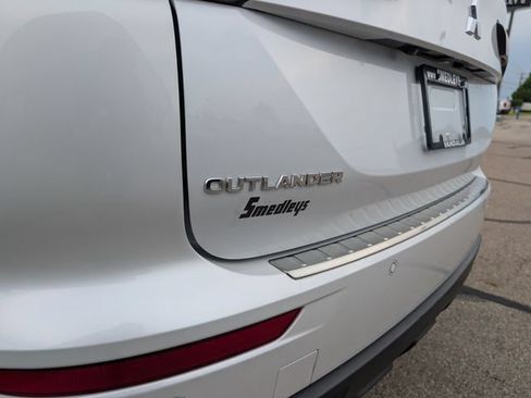 Used 2022 Mitsubishi Outlander ES FWD image 27